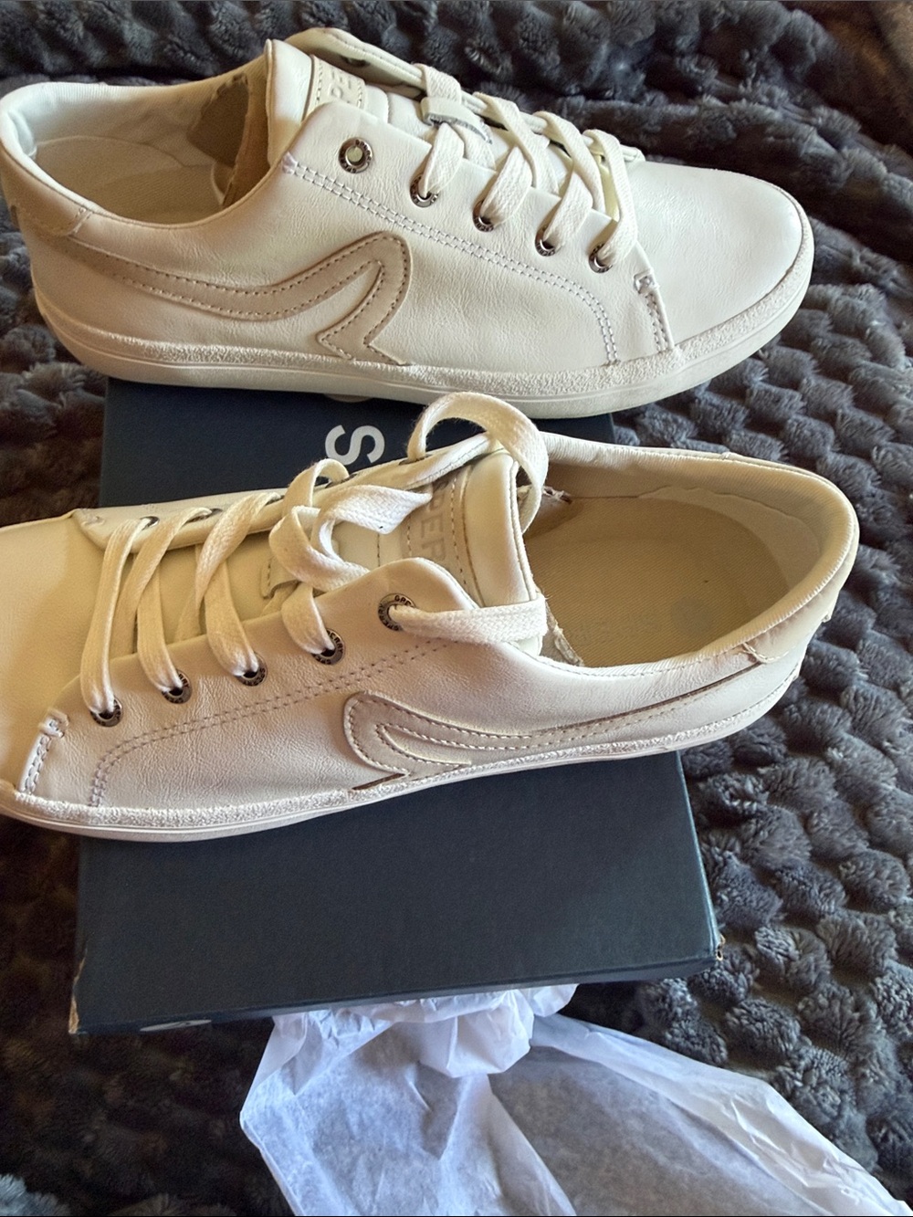 Sperry Women's Cream/Off-White Low-Top Canvas Sneakers - Picture 6 of 6